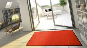 Un tapis de couleur donnera du peps à votre espace piscine