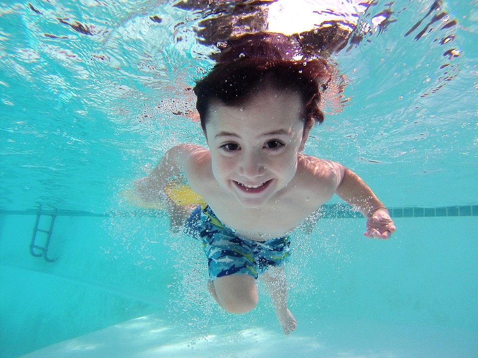 Les dispositifs de sécurité indispensables pour votre piscine