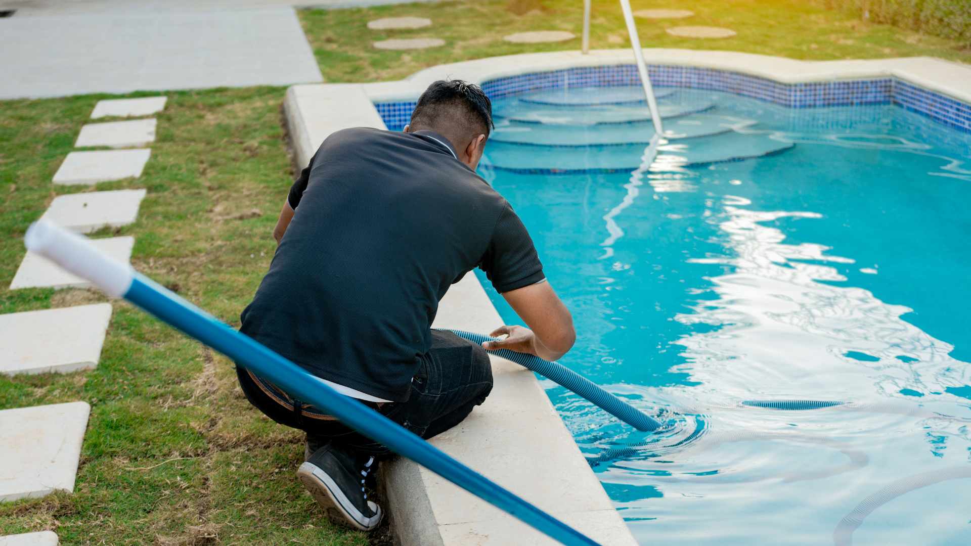 Nettoyeur de piscine rotatif manuel triangulaire WAHAISON, tête de brosse  pour piscine pour nettoyer les murs, carrelage et sols sans effort